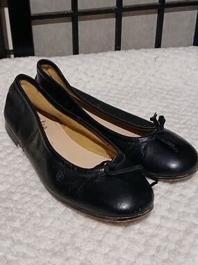 Classic Black Ballet Flats - Women